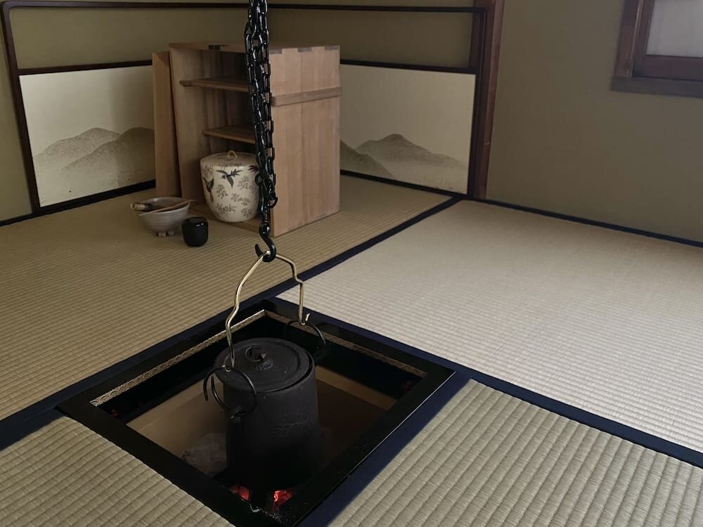 釣り釜と旅箪笥