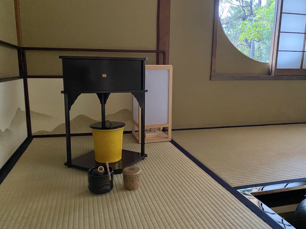 黄鶯睍睆（うぐいすなく）