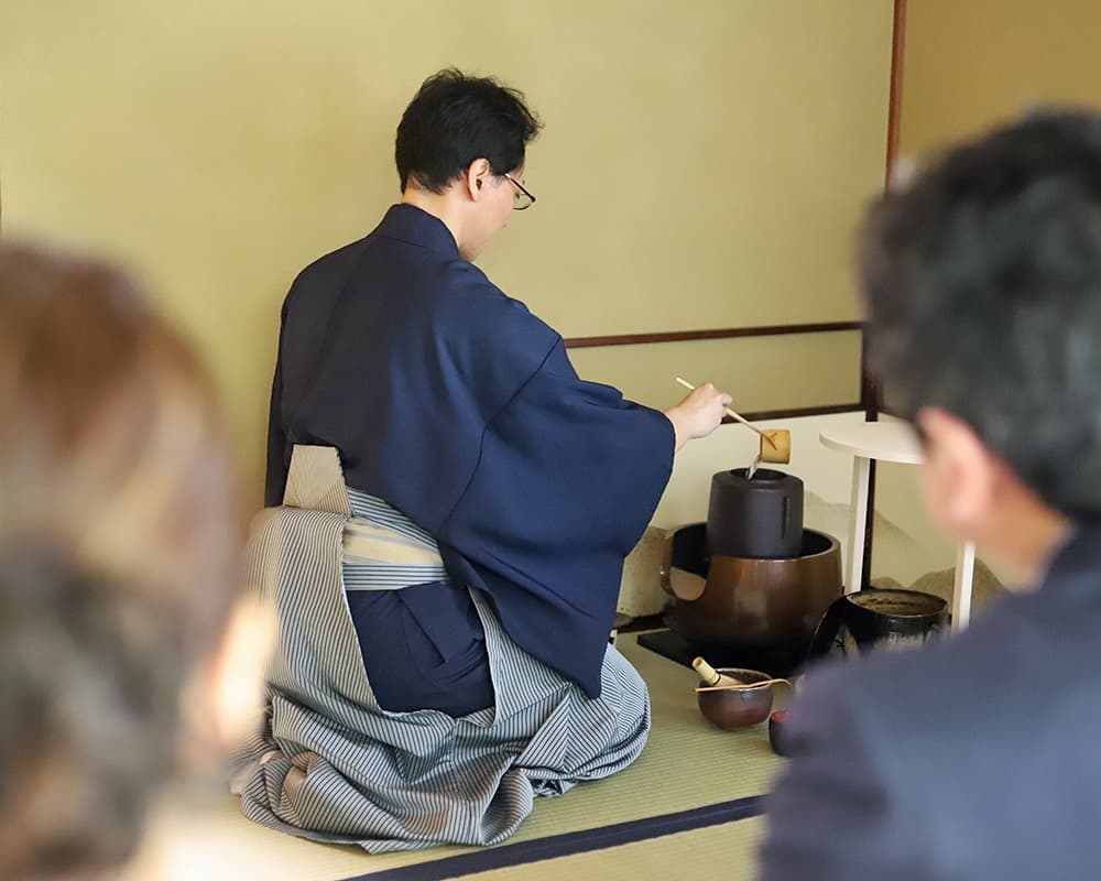 NOA茶道教室が選ばれる理由1 さまざまな流派が学べる！専門講師が丁寧に指導